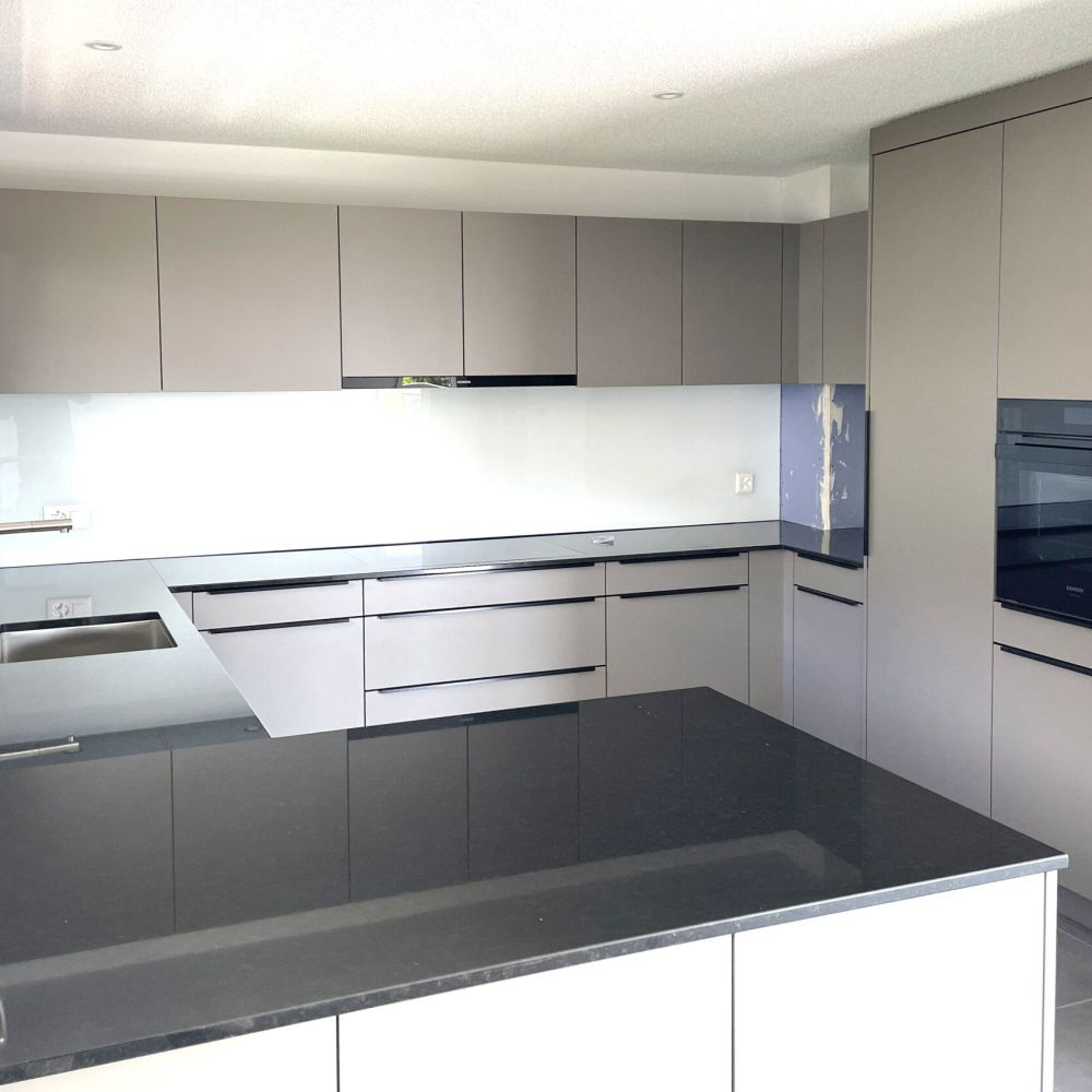 Visualisierung der Überbauung Grossmatt mit Blick auf ein Wohnhaus
